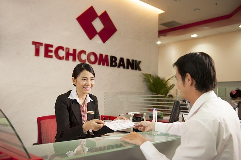 Nhân viên chăm sóc khách hàng Techcombank