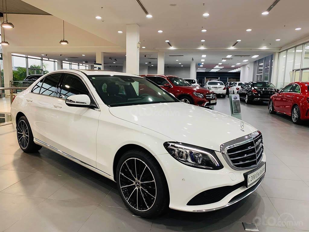 Thông số kỹ thuật xe Mercedes-Benz C200 Exclusive 2020 1